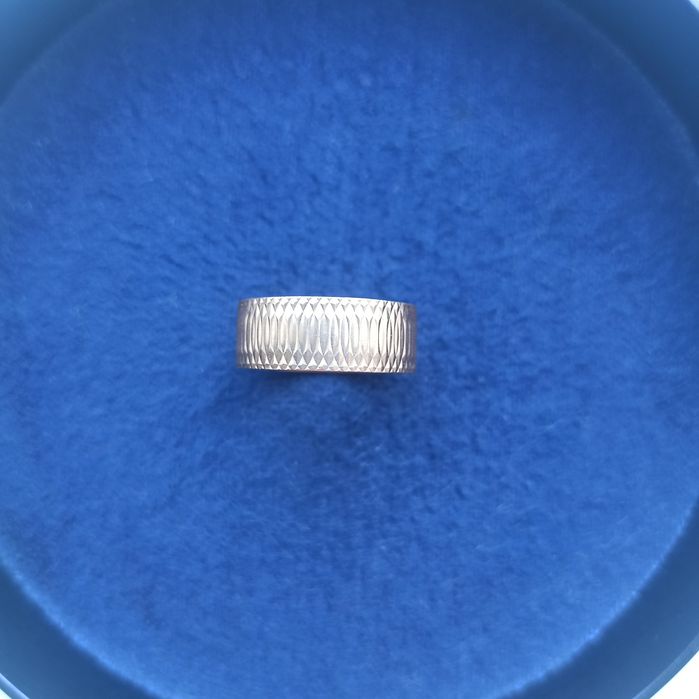 Продам золоту 583 обручку 6 грам