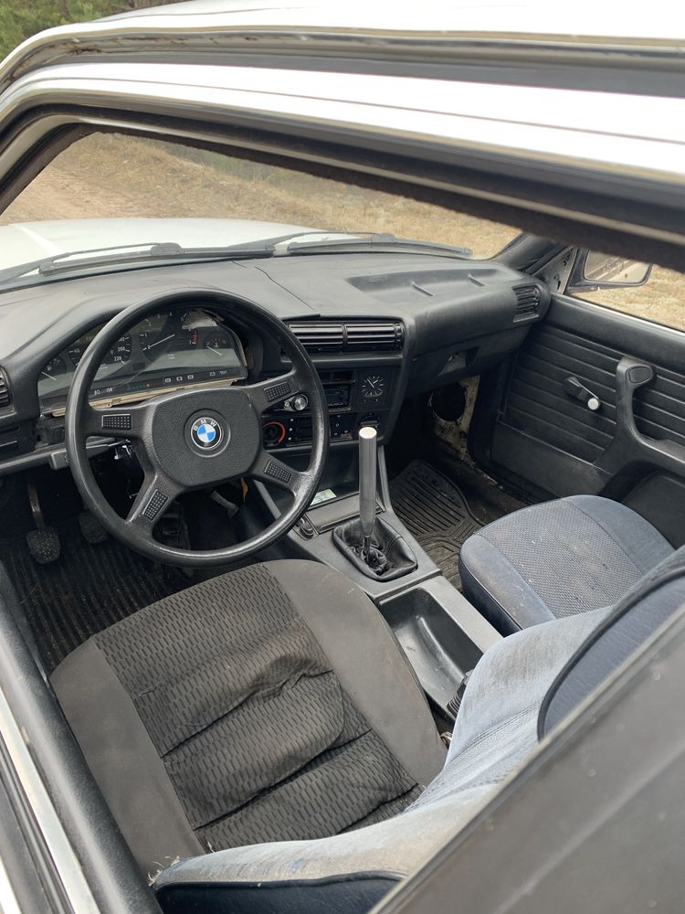 Продам BMW e30