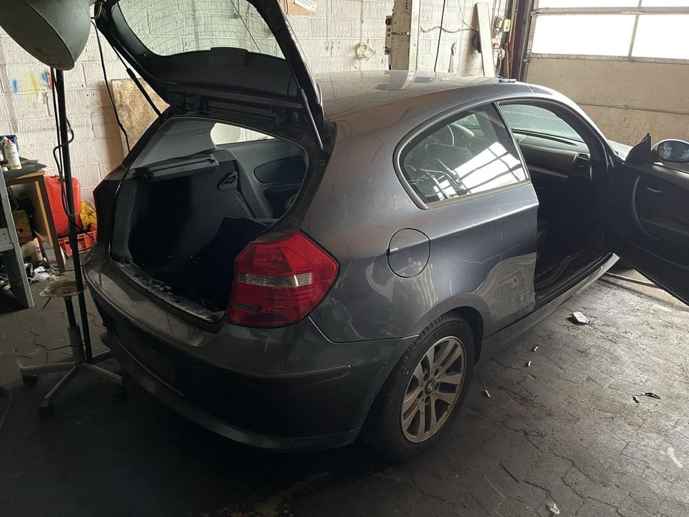 Ляда кришка багажника BMW e81 e87 1 одиничка бмв е 81 е 87 крышка кляп