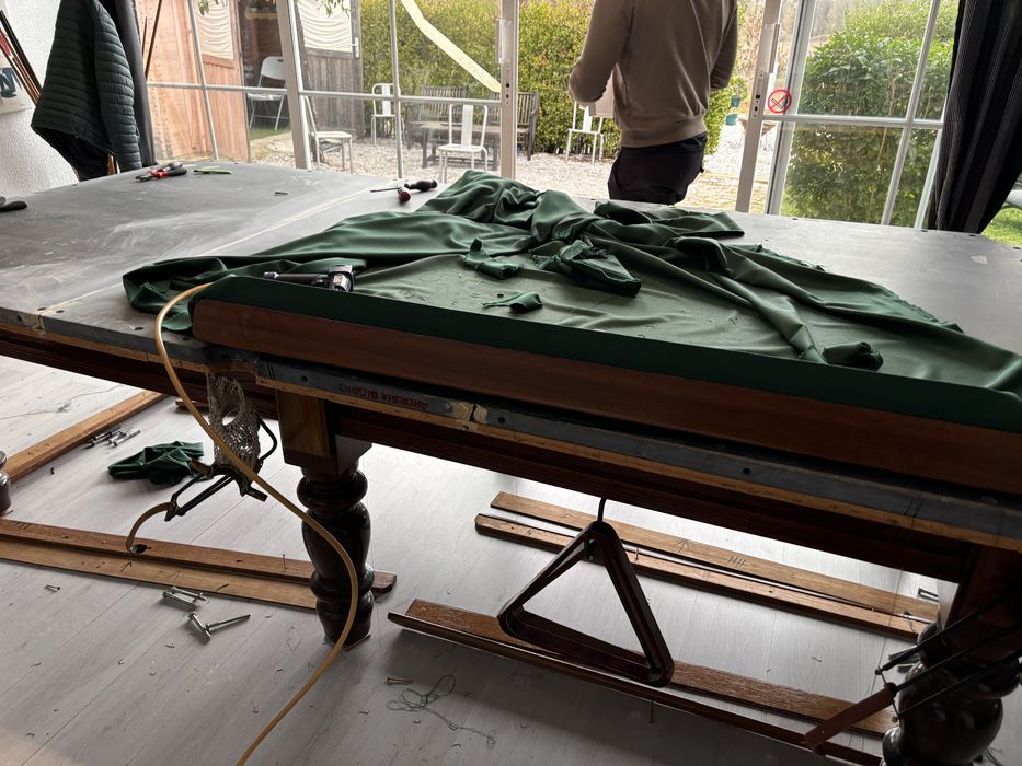 Montagem mesas snooker / bilhar e troca de panos