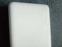 Power bank biały
