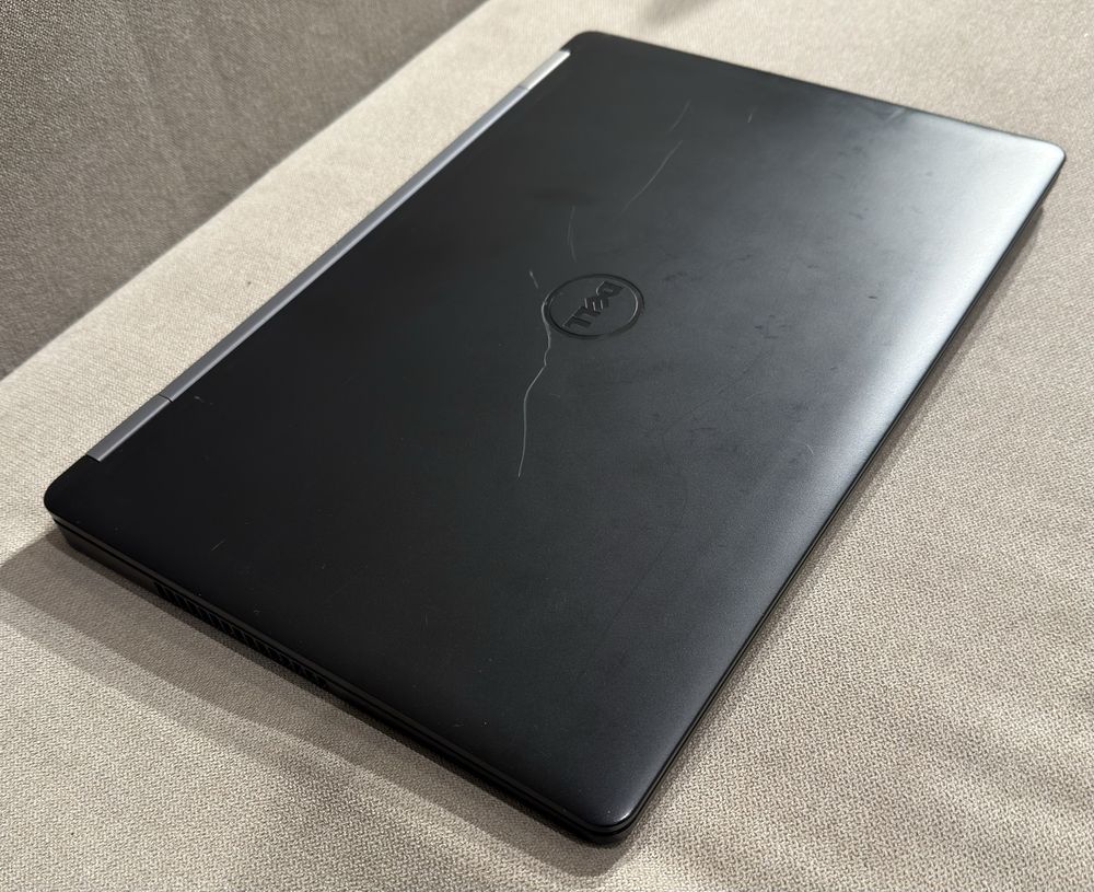 Dell Latitude E5570 i5-6300U, 16GB ram, 240GB SSD