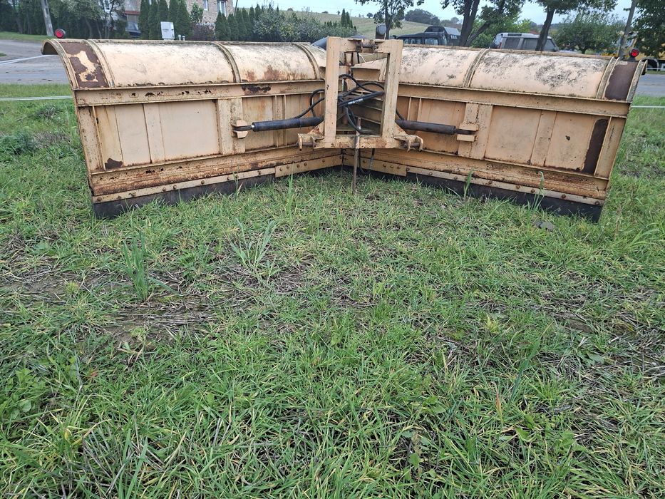 Pług do śniegu rozkładany