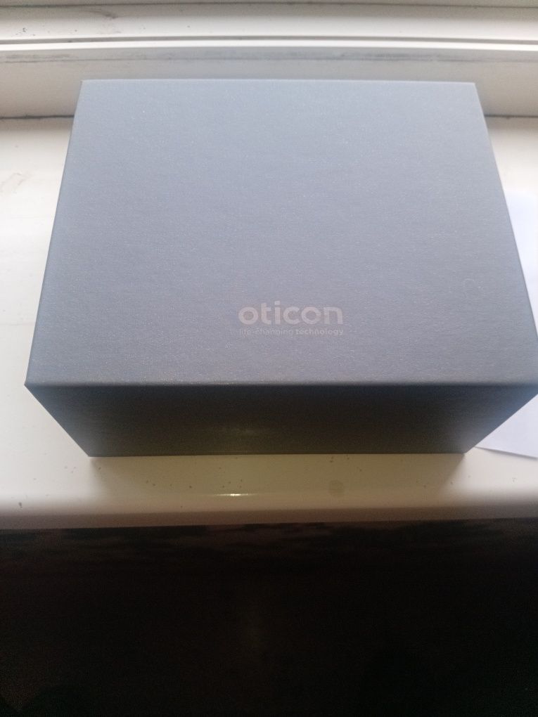 Слуховий апарат oticon,виробник Данія,б/у.
