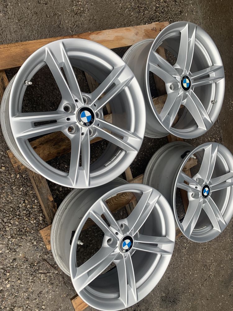 BMW F30 F31 8J X 18" IS34 jak nowe oryginal czujniki