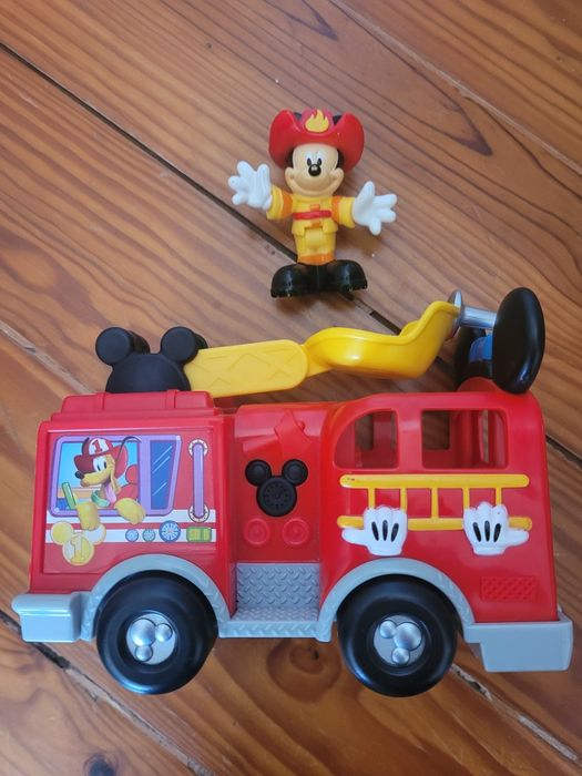 Mickey bombeiro.