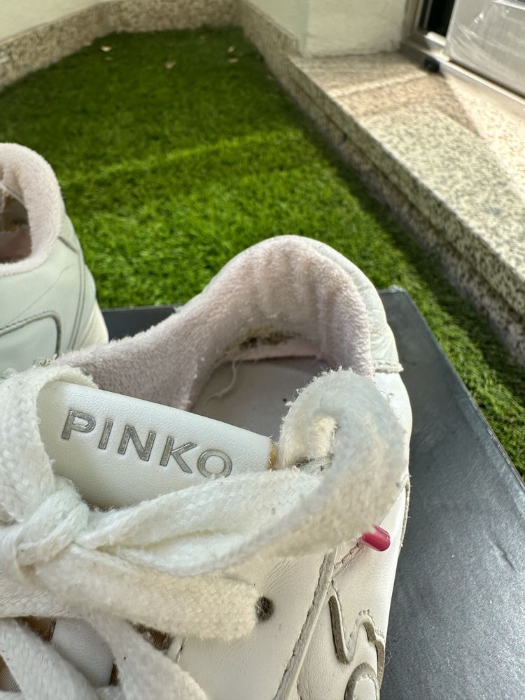 Sapatilhas brancas da Pinko