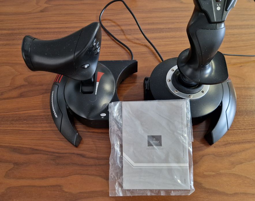 Thrustmaster Joystick T-Flight Hotas X