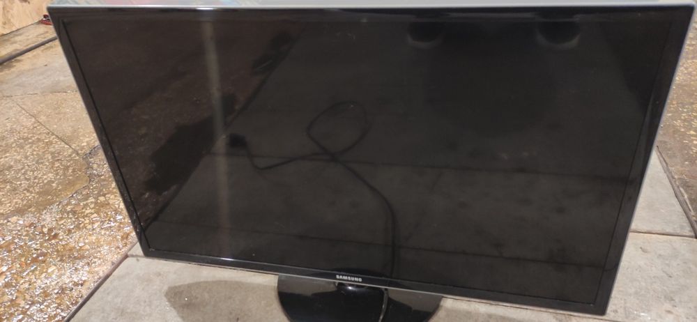 Телевизор Samsung 28"