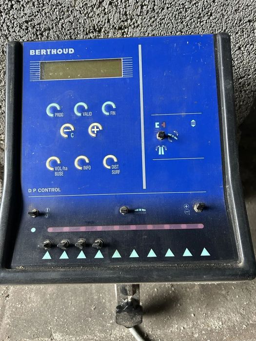 Berthoud opryskiwacz zawieszany 1600l. 24/21m.