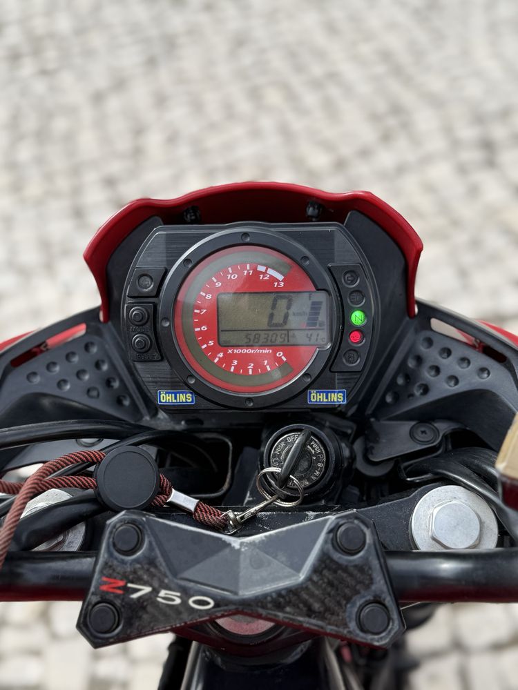 Vendo Mota Kawasaki Z 750 impecável