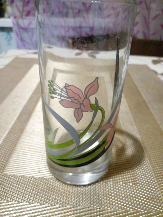 Набор стеклянных стаканов