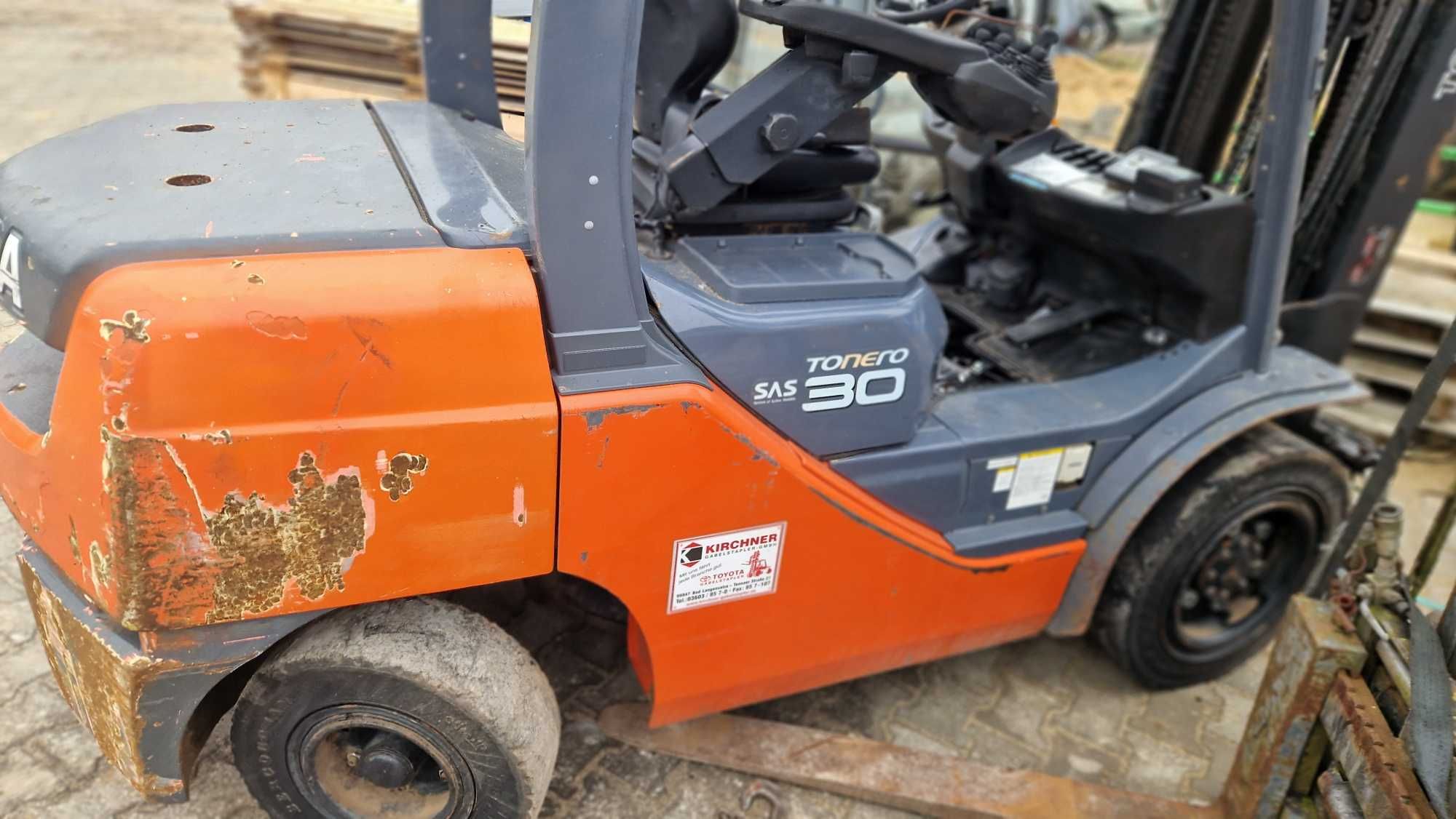 wózek widłowy Toyota 02-8FDF30 13r skrzynia biegów napęd klapa osłona