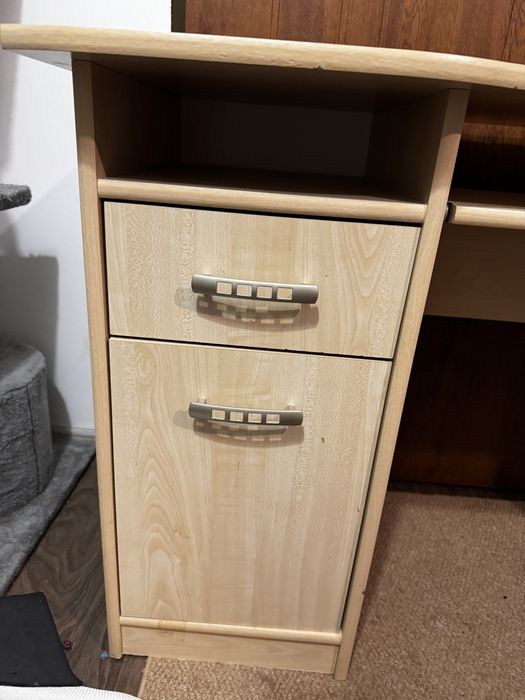 Biurko jasne z szufladą