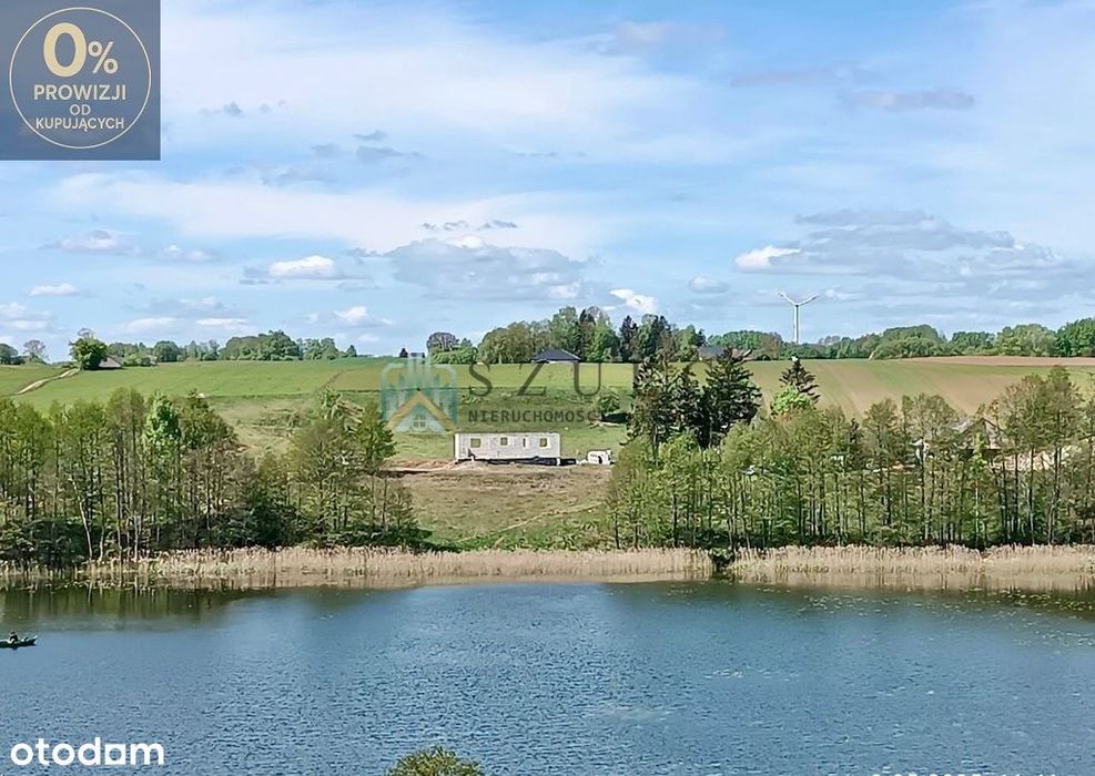 Działka z linią brzegową jeziora