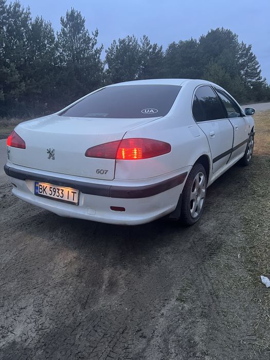 Продам машину пежо