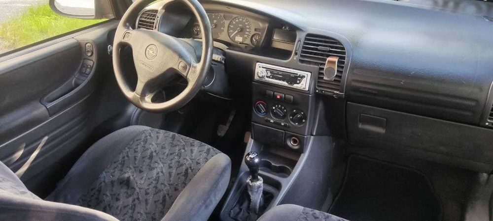 Автомобіль Opel Zafira