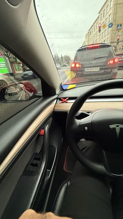 Продать тесла модель 3