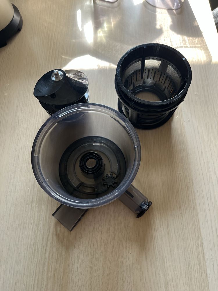 Wyciskarka wolnoobrotowa Panasonic ML-J500