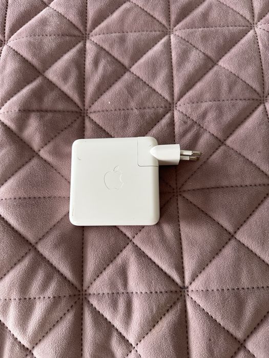 Оригінальне зарядне для MacBook Pro (2019)
