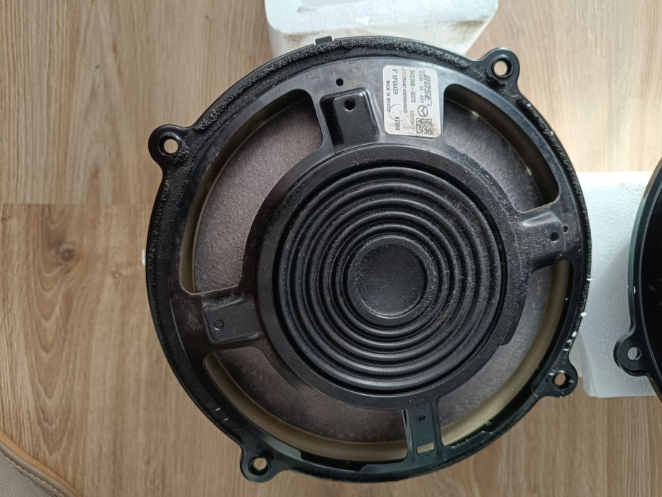 Głośniki, drzwi przód, Mazda 3, 2017, BN, Bose + oryginalne dystanse