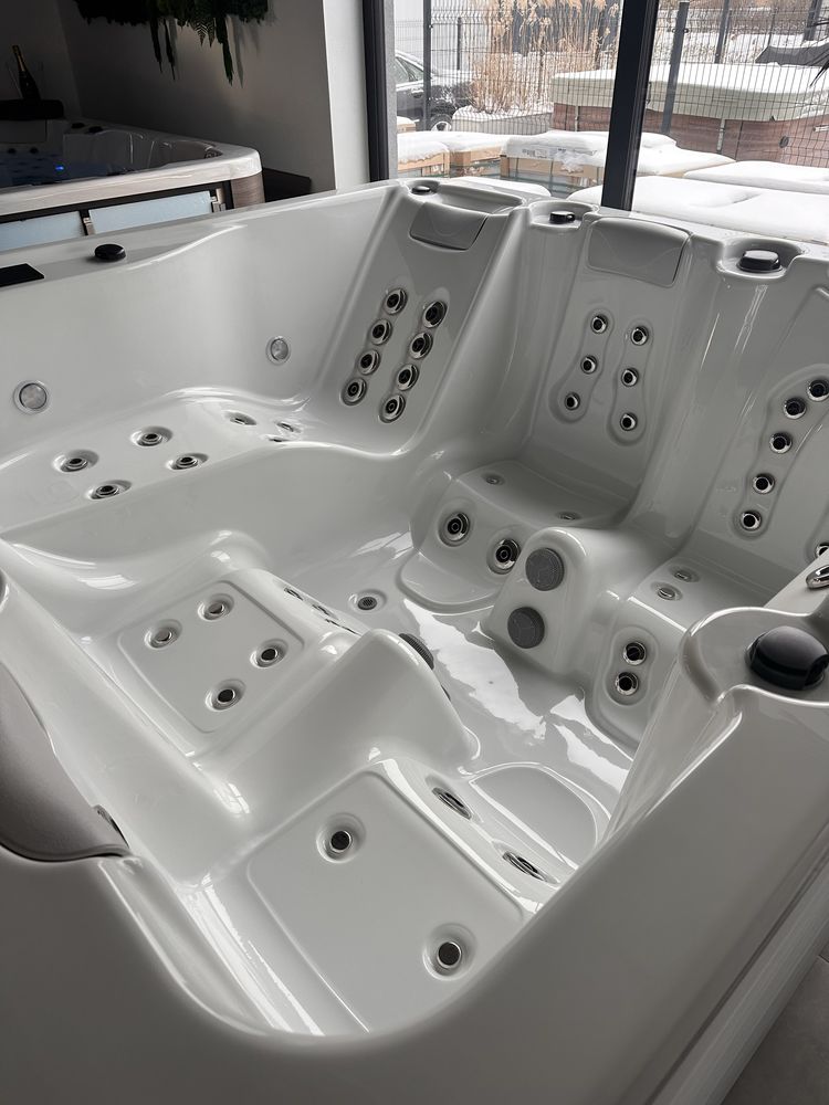 Hot tub balia bania gorąca beczka balia wodna
