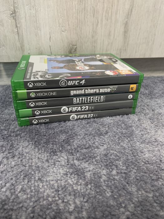 Xbox Series X + dodatki (cena do negocjacji)