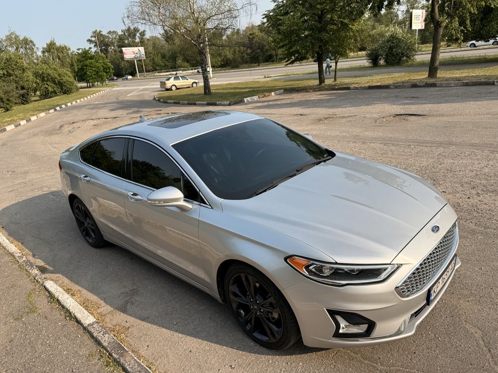 Продам FORD FUSION  2019