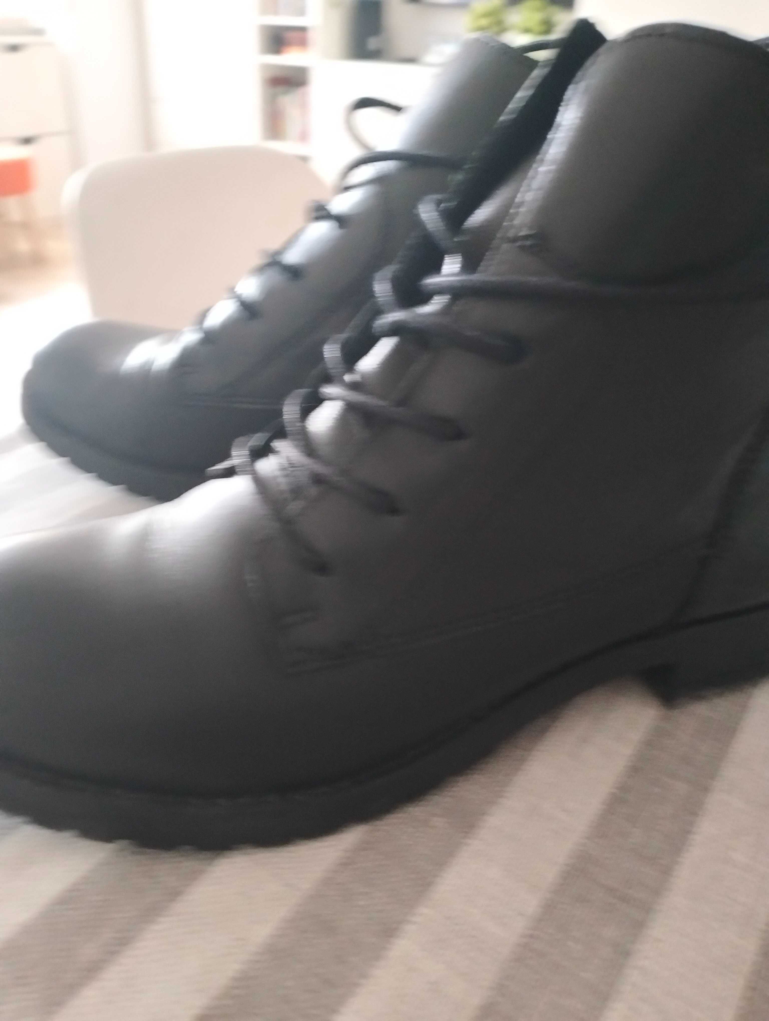 Botas pretas pele genuína