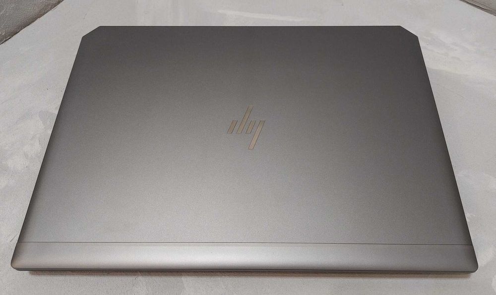 HP Zbook 15 G6 | i7-9850H | 32 GB RAM | 512 SSD | Quadro - 4GB | 15.6"