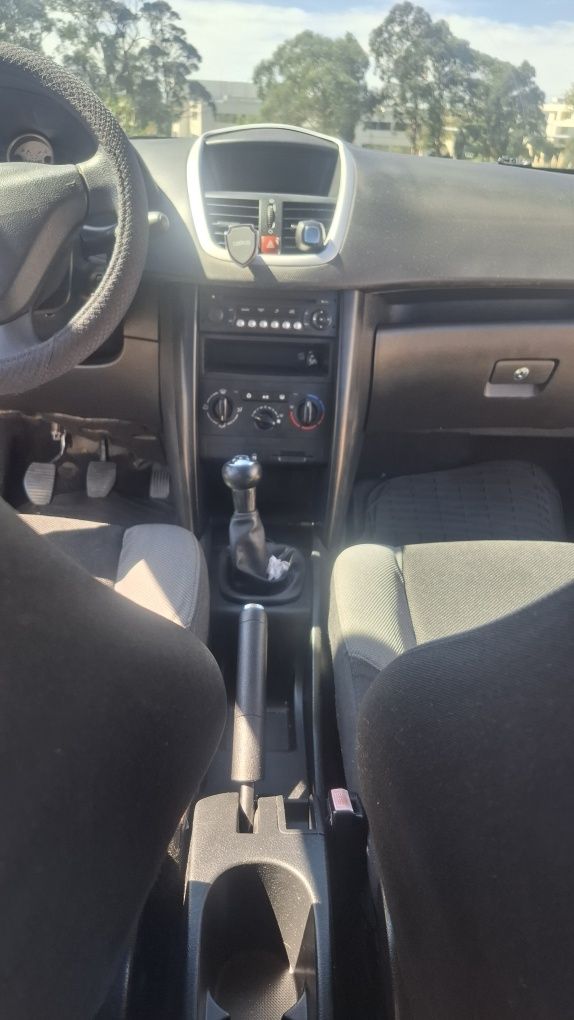 peugeot sem detalhe em lataria motor em otimo estado