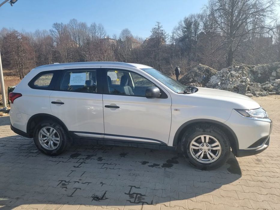 Mitsubishi Outlander Pierwszy właściciel, nie palący, auto bardzo zadbane. Opony zimowe,hak
