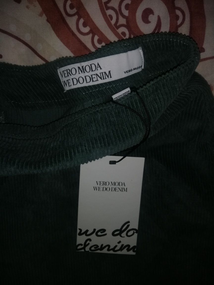 Спідничка фірми vero moda, розмір L, нова