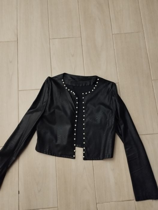 Жіноче болеро з екошкіри