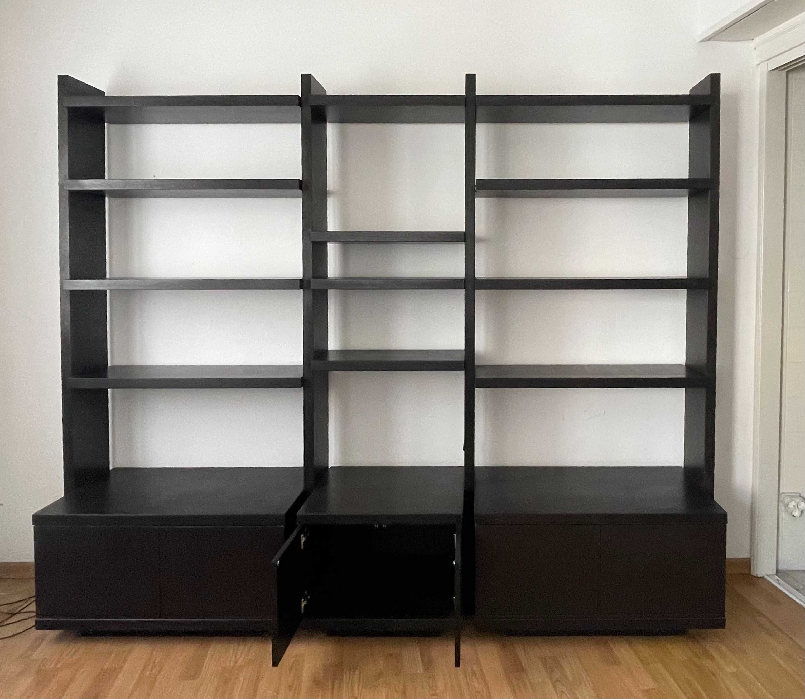 Mesa e Estante preta da Habitat