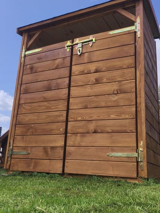 Wiata smietnikowa, schowek drewniany