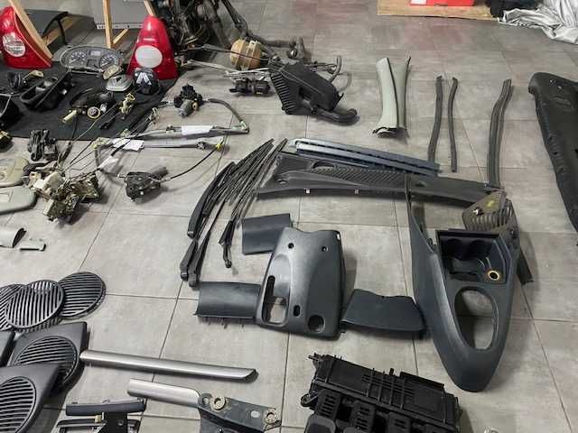 VARIAS PEÇAS Renault 3 1.2 16V (2001/05), Borrachas, chapeleiras, etc