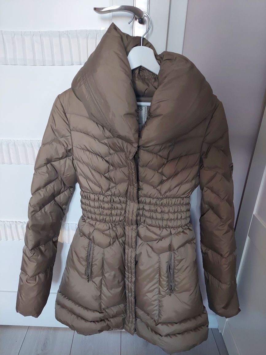 Płaszcz zimowy Guess 36 khaki