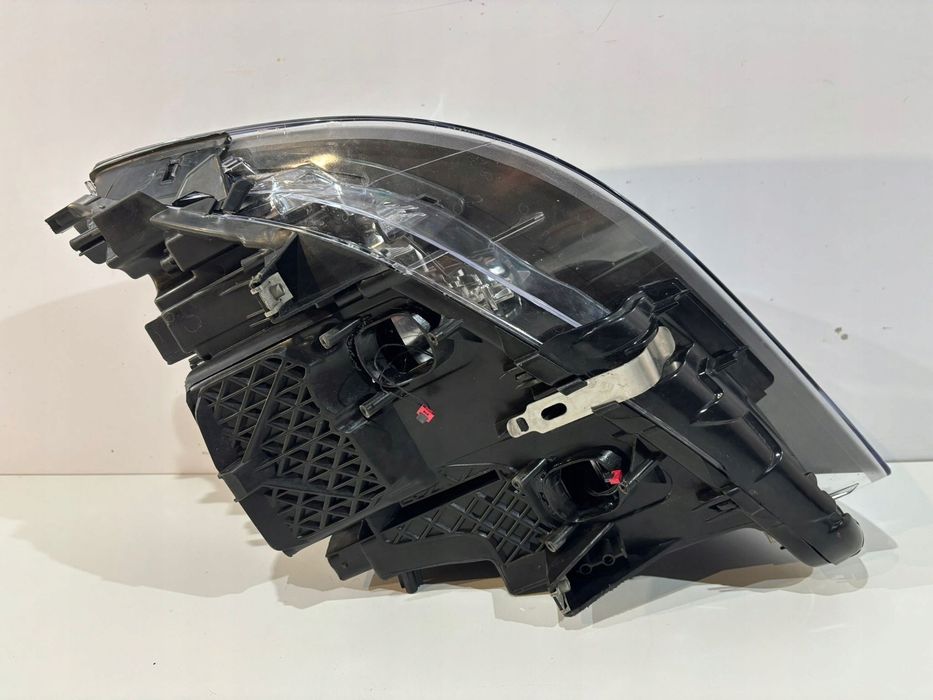 BMW 5 F10 F11 Lci lampa bi-xenon skr. L - 18111