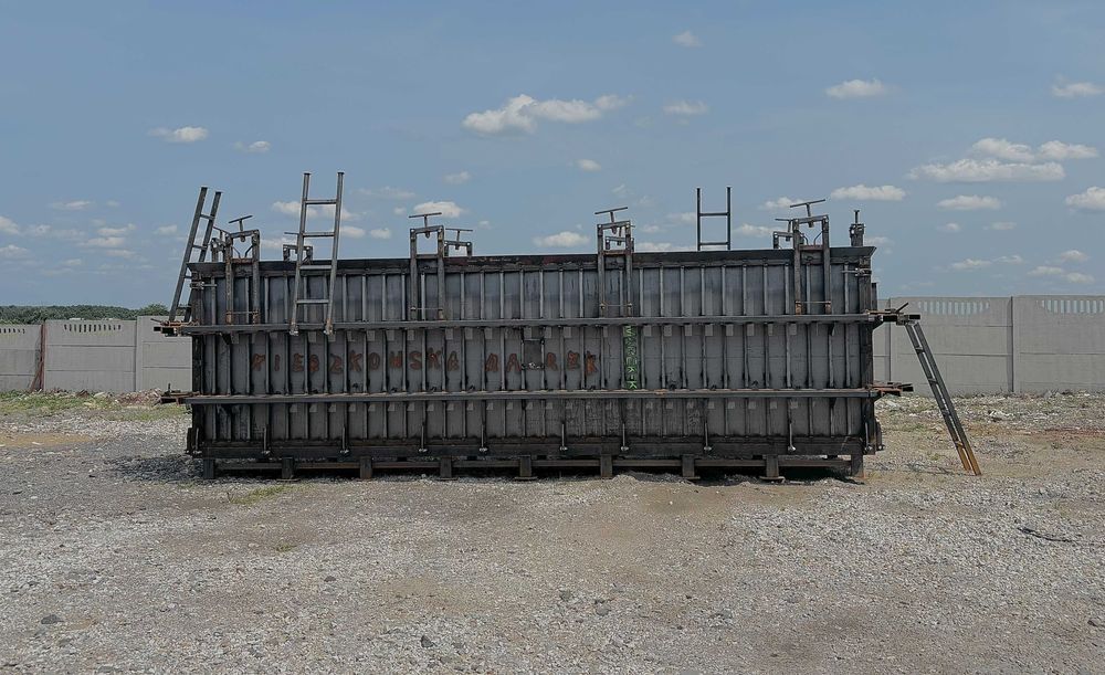 Samowibracyjna forma stalowa, produkcja prefabrykatów, szamba, kanały