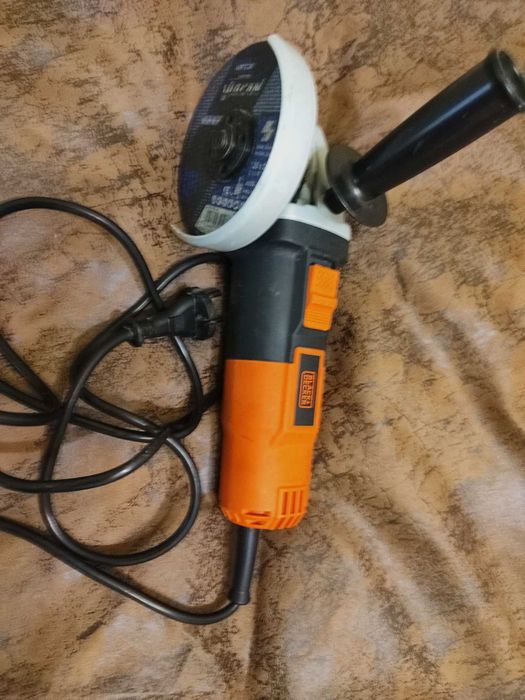 Болгарка Black + Decker 115мм