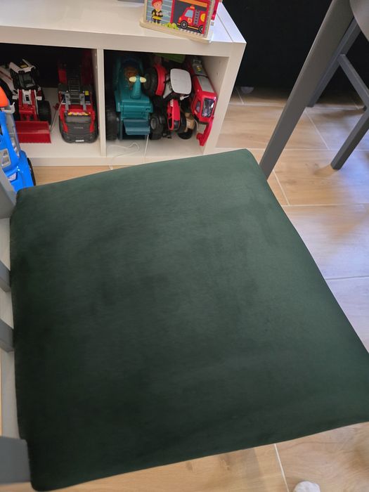 Stół okrągły z 6 krzesłami
