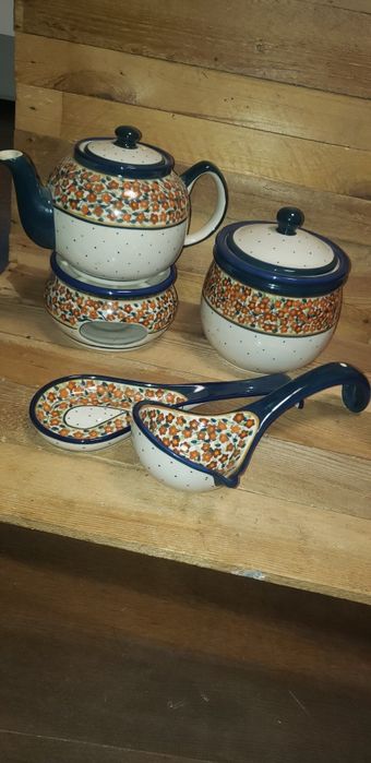 Ceramiczny zestaw "Zakladów Ceramicznych Bolesławiec " w dekoracji DU-
