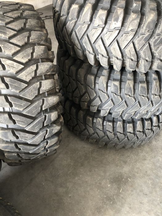 Maxxis 37/12,5/17 e jantes kmc