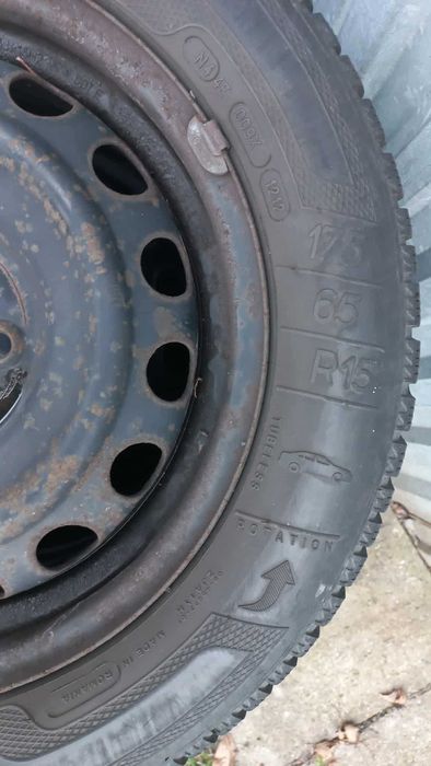 Komplet felg stalowych + opony zimowe Kleber Krisalp HP2 175/65 R15