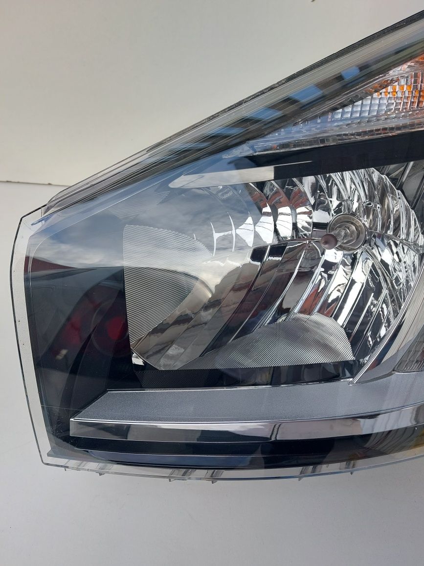 Lampa przednia lewa Renault Trafic