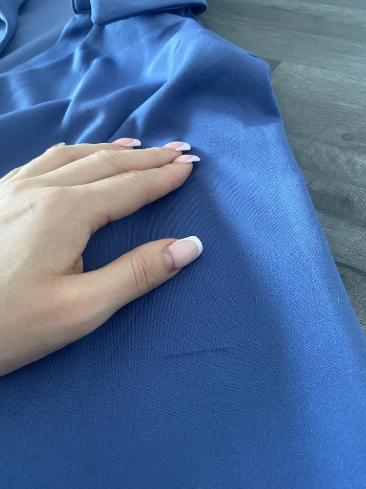 Primark niebieska sukienka z długimi rękawami