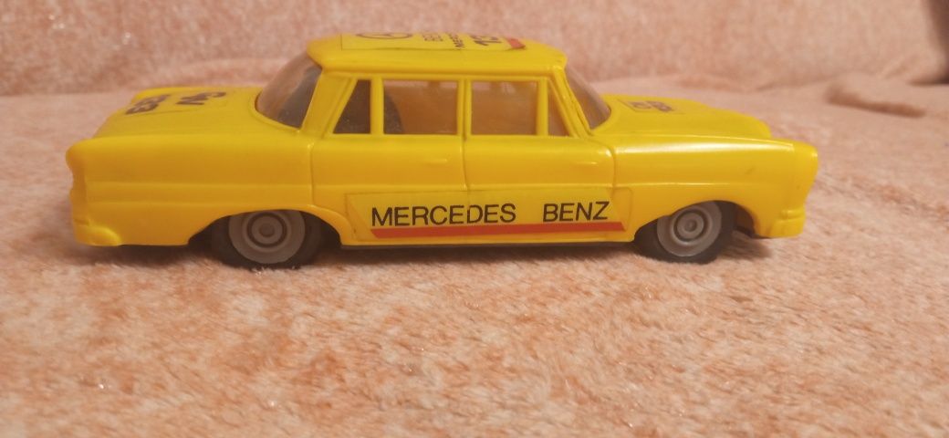 Retro Mercedes Benz zabawka PRL lata 70 te