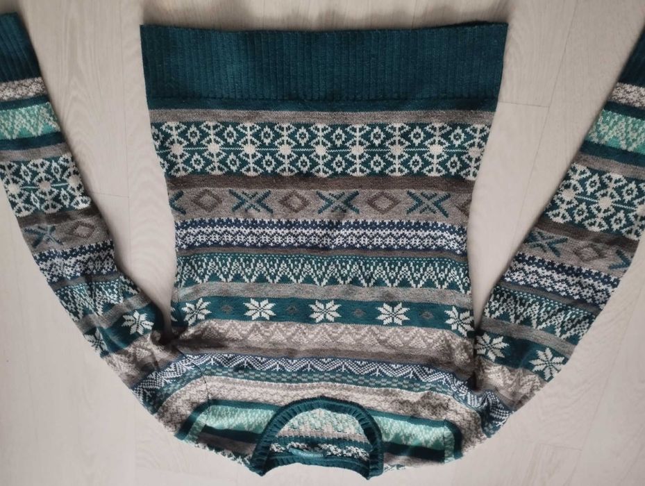 Zimowy sweterek turkusowy ze wzorem r. S Terranova