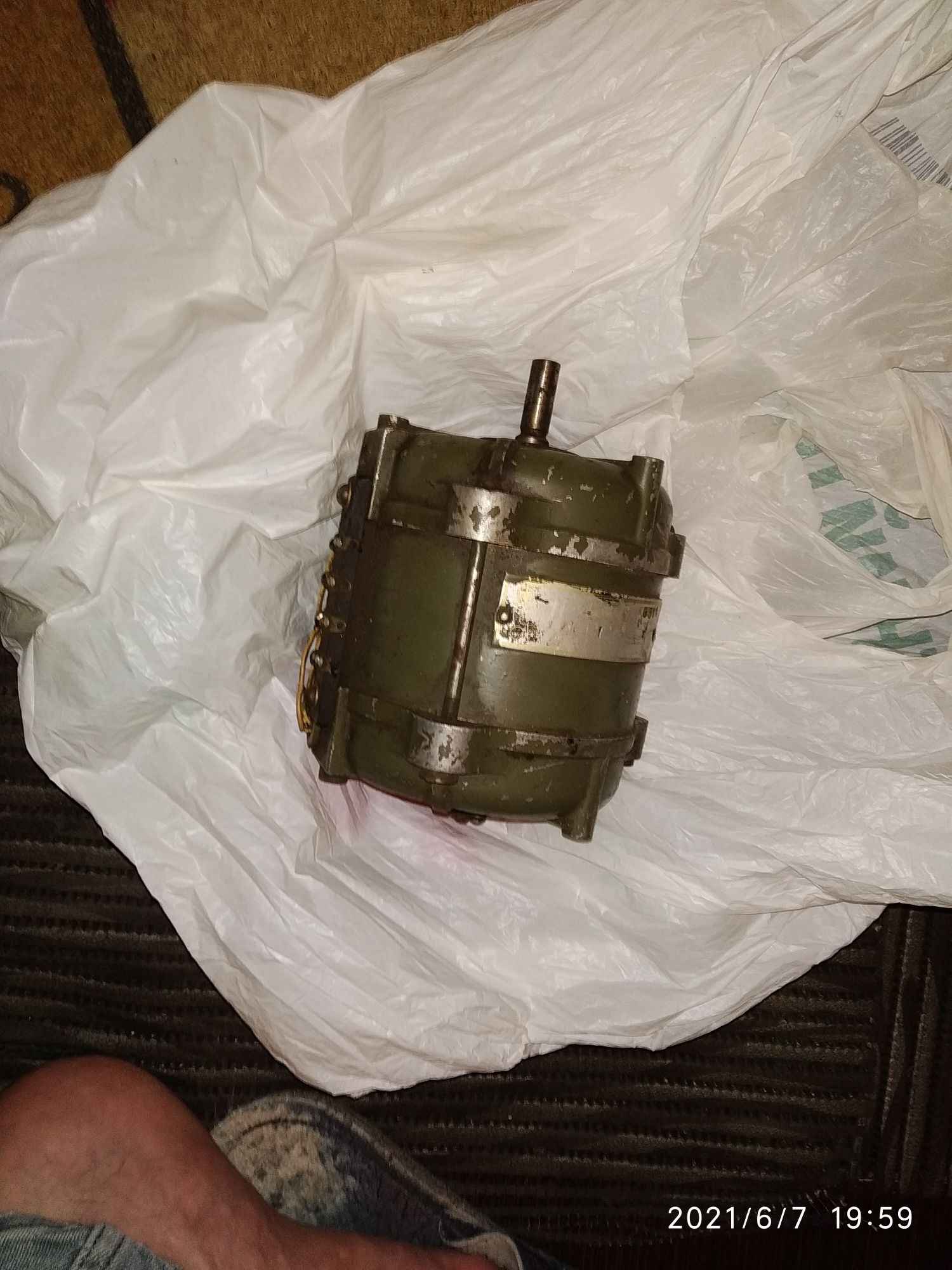 Продам электродвигатель